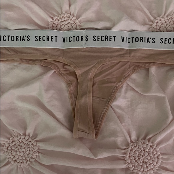 Victoria’s Secret cotton logo thong in nude pink size medium - Picture 2 of 3